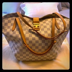 Louis Vuitton Checkered Shoulder Bag in Cream and Tan